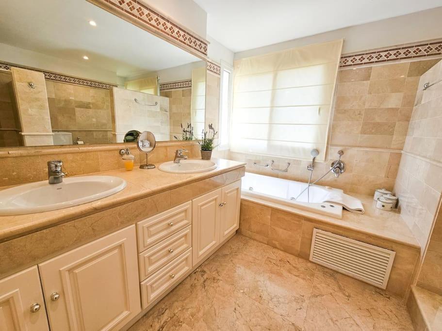 Spacious In Rio Real