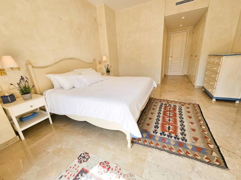 Apartment Spacious In Rio Real Marbella