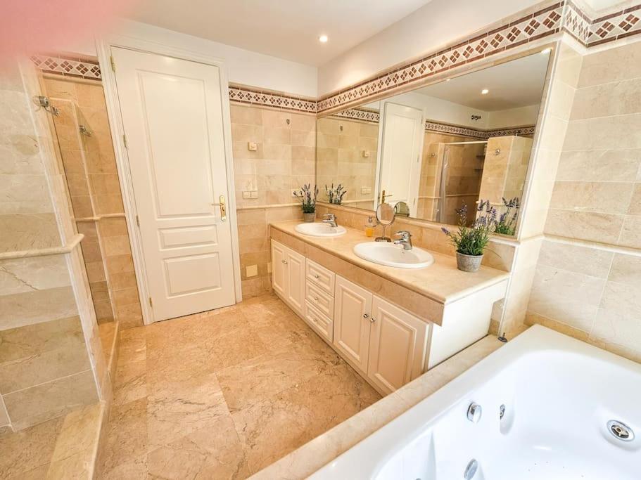 Apartment Spacious In Rio Real