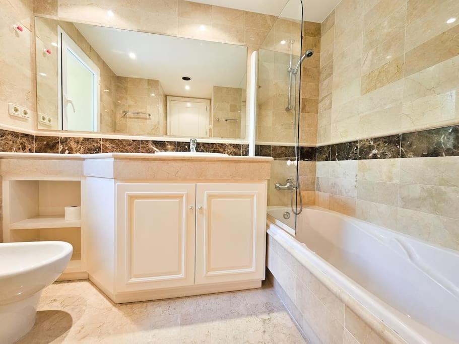 Spacious In Rio Real Apartment Marbella