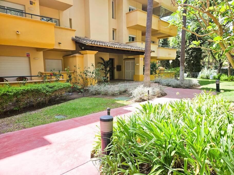 Spacious In Rio Real Apartment